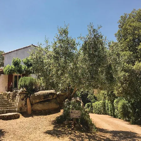 Two-bedroom Holiday In Vecchio * Porto-Vecchio (Corsica)